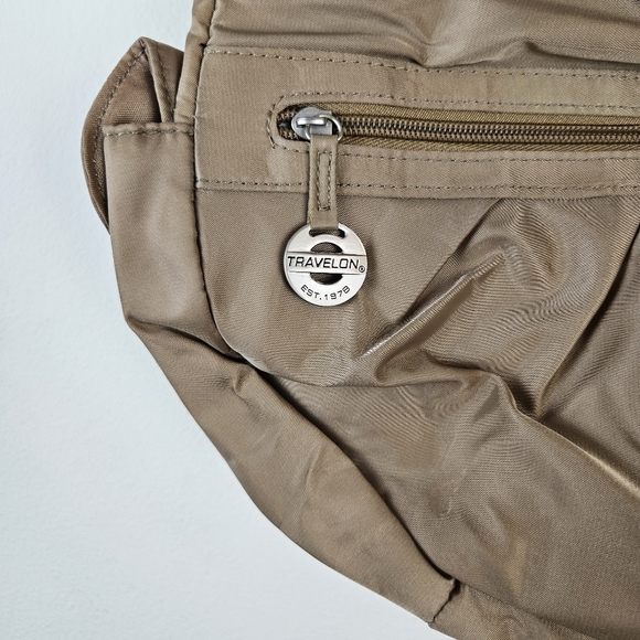 Travelon Anti-theft Signature 3 Compartment Cross Body Bag Beige Tan RFID NWT - Picture 3 of 11